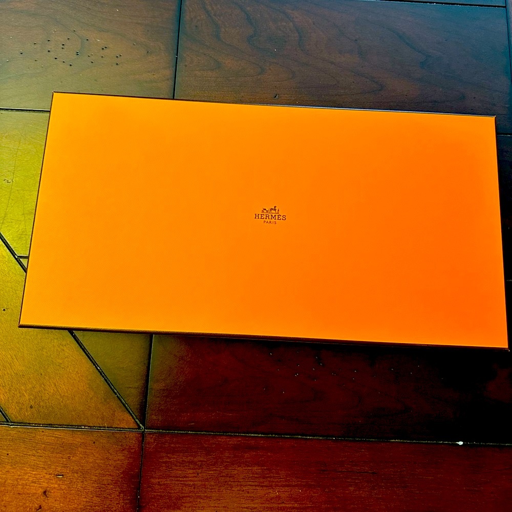 Hermès Signature Orange Gift Box